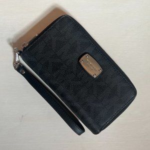 Michael Kors Jet Set Continental Wristlet Wallet